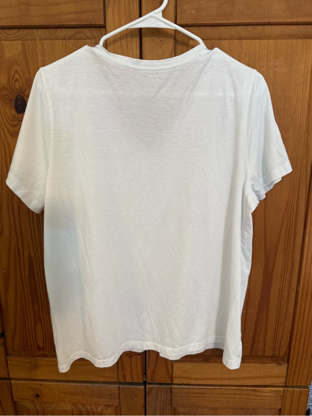 Time and Tru White V-Neck Tee - Picture 2 of 3